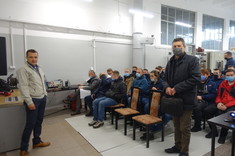 Studenci WEiI wraz z opiekunem dr. inż. D. Sobczyńskim podczas wystąpienia dyrektora ELTEL Networks Energetyka S.A.mgr. inż. W. Kuraszkiewicza,