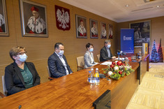 Od lewej: prof. PRz I. Włoch, R. Kalisz, mgr E. Greszczuk-Sokół, prof. P. Koszelnik,