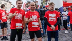 Zawodnicy Klubu Biegacza biegnący w Biegu Niepodległości w Rzeszowie